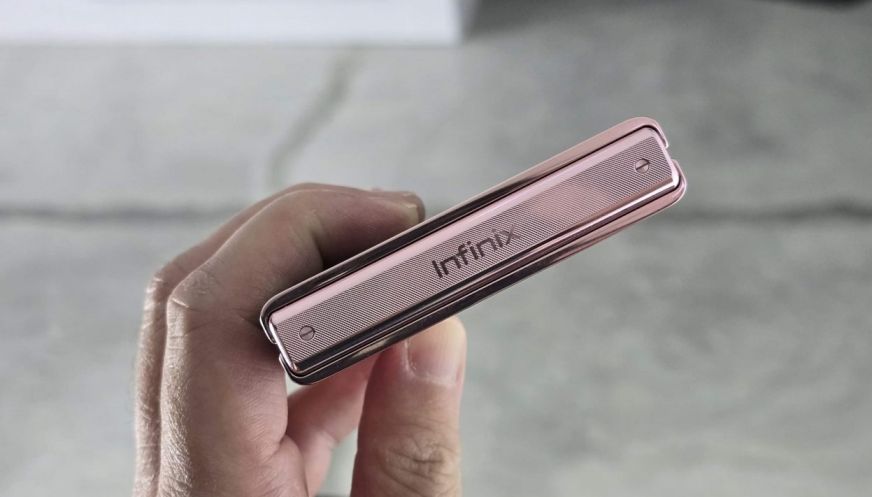 Infinix ZERO Flip hinge 