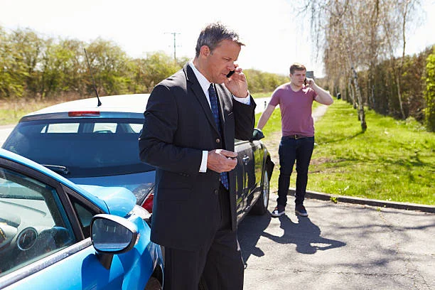 Legal guide at a car accident scene