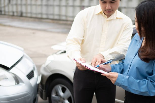 A witness at an accident scene